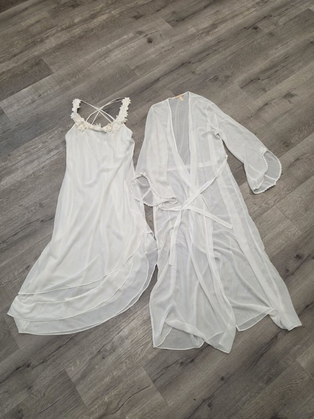 Vintage Flora Nikrooz Two-Piece White Lace Nightgown Sheer Robe Set Bell sleeve - Picture 3 of 14